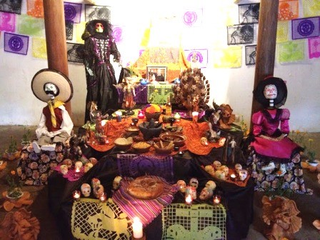 Altar mexicano de muertos: visión novedosa para público vietnamita - ảnh 1